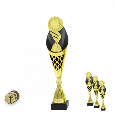 Všeobecný na čierno-zlatej trofeji