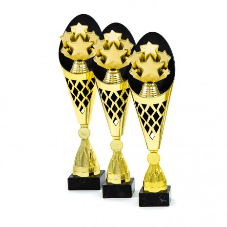 Hviezdy na čierno-zlatej trofeji