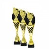 Motokára na čierno-zlatej trofeji