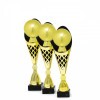 Zemeguľa na čierno-zlatej trofeji