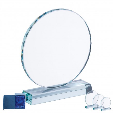 Lucinda gravírovateľná krištáľová cena v darčekovej krabičk C